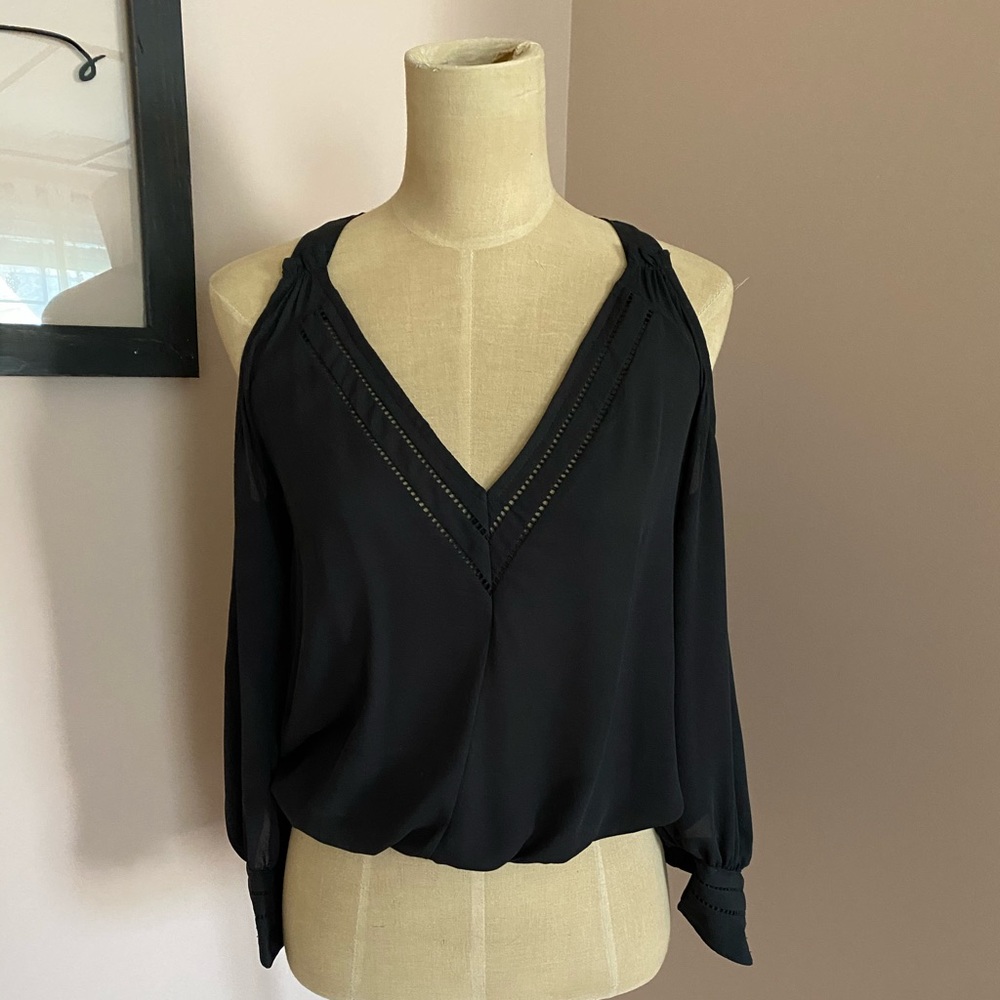 MARCIANO - Cold Shoulder Blouse
